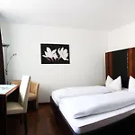 Zur Pfalz Hotel