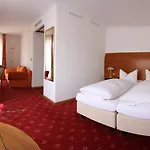 Zur Pfalz Отель