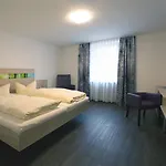 Otel Zur Pfalz Kandel