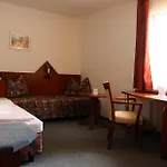 Zur Pfalz Otel Kandel