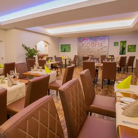 Zur Pfalz מלון 3*